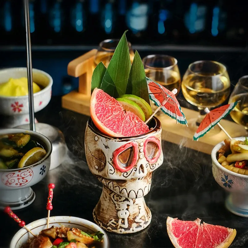 Wine Mix With Beer - Copa de cóctel con calavera para